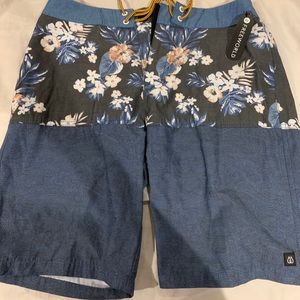 NWT Men Bathing Suit FreeWorld Size 30